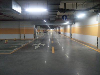 南陽(yáng)摩根大廈地下庫金剛砂加透明固化